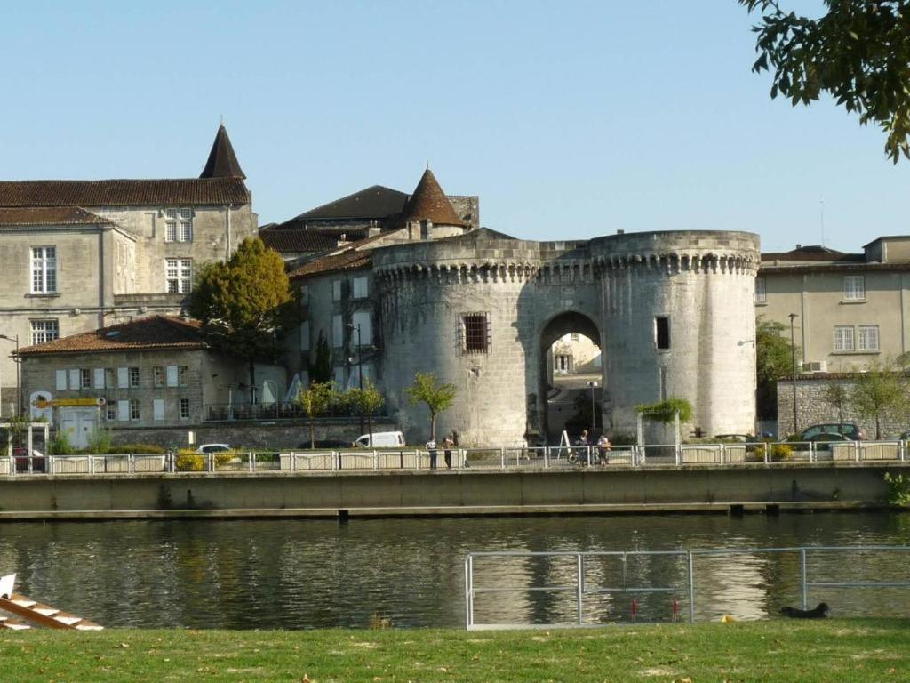Apartmán Tour Du Palais #Terrasse #Vue Cognac Exteriér fotografie